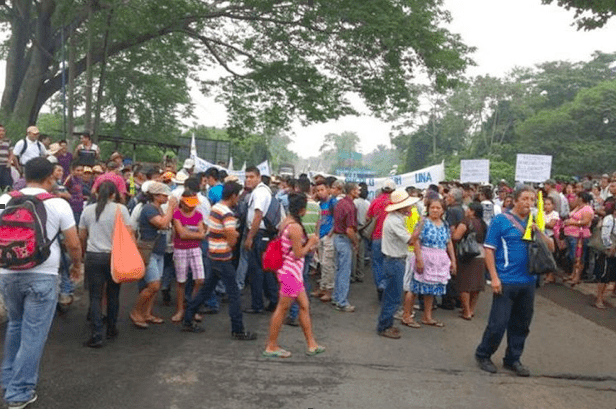 A delegation of the campesinos were received by the Congress President, Mario Taracena, who offered to set up working technical groups to analyse each demand.